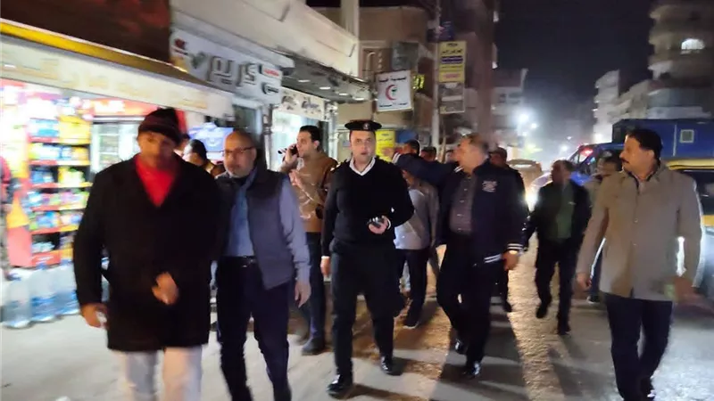 في أول أيام تطبيق قرار الغلق.. ضبط مخالفات وسرقة كهرباء في كوم حمادة
