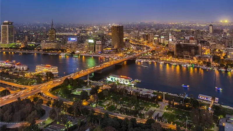 وزيرة التنمية المحلية تهنئ محافظ القاهرة على اختيار العاصمة ضمن أجمل المدن