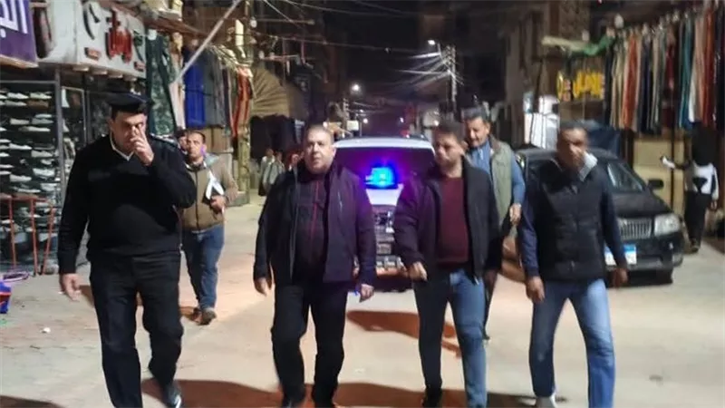 في أول أيام التطبيق.. هدوء وانضباط يسود شوارع مركز بدر بعد غلق المحال  