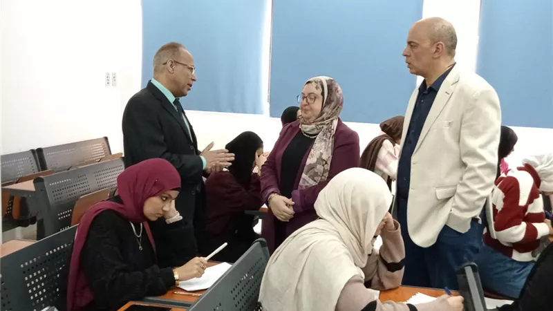 انطلاق امتحانات الميدتيرم بطب بيطري قناة السويس | صور
