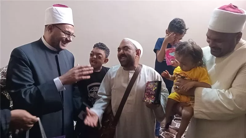 تعرض للتنمر.. وزير الأوقاف يوجه بتكريم أحد المواطنين بمحافظة أسوان