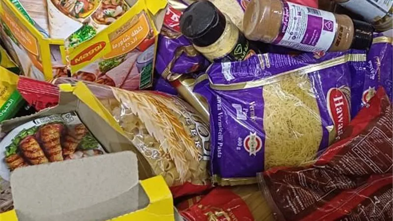  ضبط 1760 قطعة غذائية منتهية الصلاحية داخل سوبر ماركت بطنطا