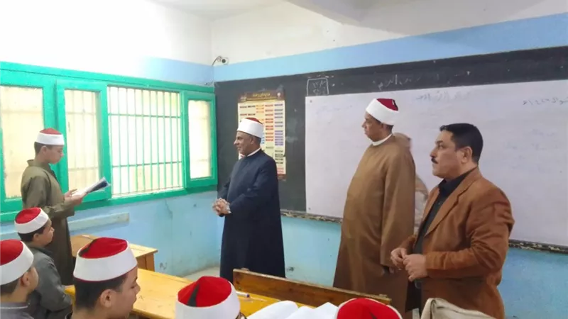 أحمد الشرقاوي يتفقد معهد أسيوط الأزهري ويجتمع مع قيادات المنطقة