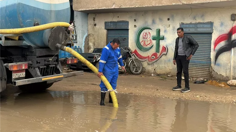 مياه القناة: انتهاء سحب تجمعات الأمطار بالسويس وعودة الحركة لطبيعتها