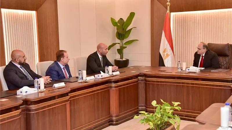 تعزيز التعاون بين هيئة الدواء وأسترازينيكا