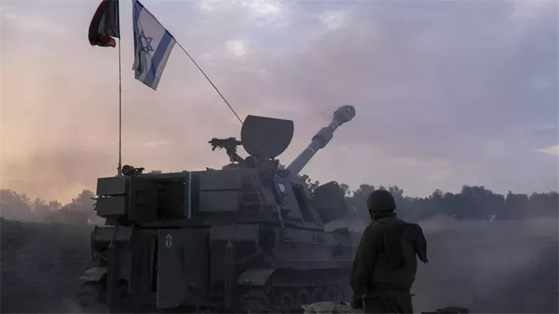 في يوم واحد.. جيش الاحتلال يعلن تنفيذه 140 غارة على أهداف في إيران 