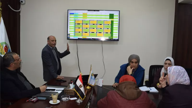 رئيس “مياه القناة” يبحث مع مسؤولي وزارة الري تطوير منظومة الرصد المائي