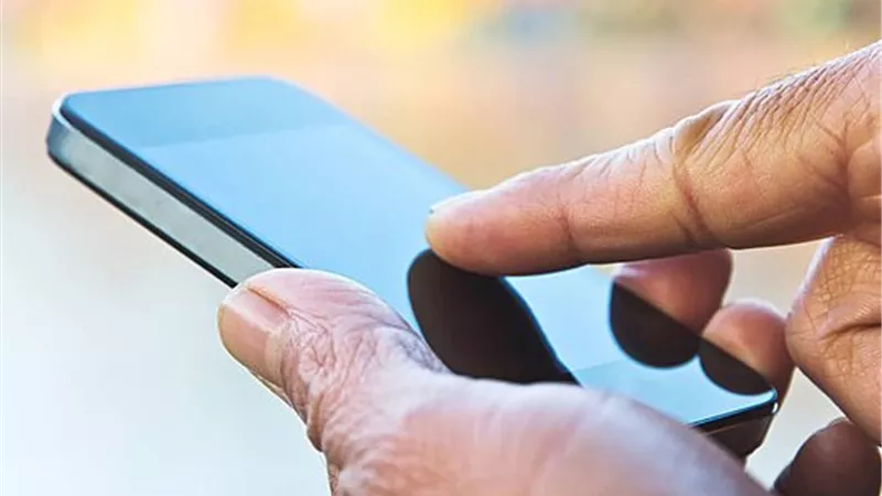 هل الجدال الإلكتروني بدون علم يفتح باب الفتنة؟.. أمين الفتوى يجيب