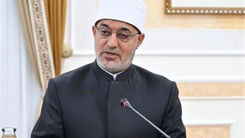 مفتي الجمهورية يعزي المهندس خالد هاشم وزير الصناعة في وفاة والدته 