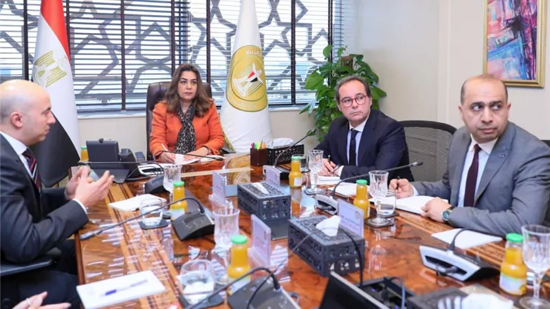 منال عوض: الاهتمام بدعم الاستثمار في مجالات البيئة والمناخ المختلفة