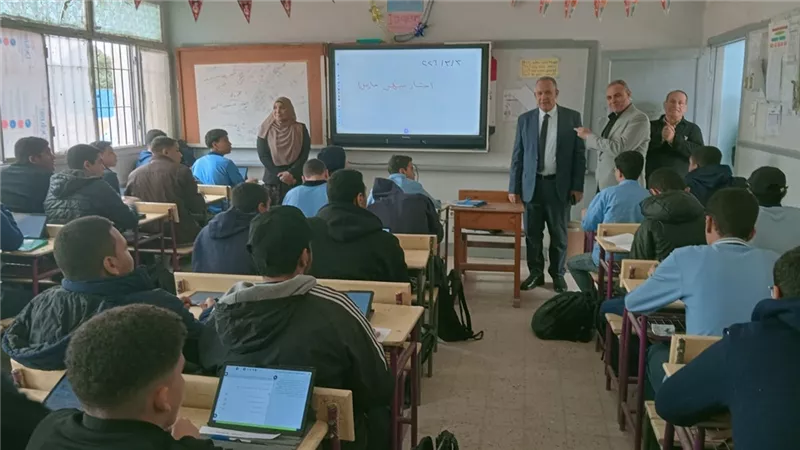 وكيل الوزارة بأسيوط: لا مشكلات تقنية وامتحانات التابلت تسير بانتظام