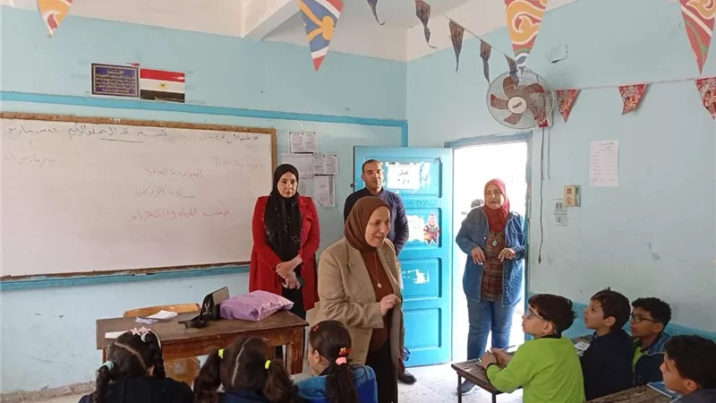 «الانضباط خط أحمر»..جولات مفاجئة لمدير تعليم القاهرة داخل المدارس