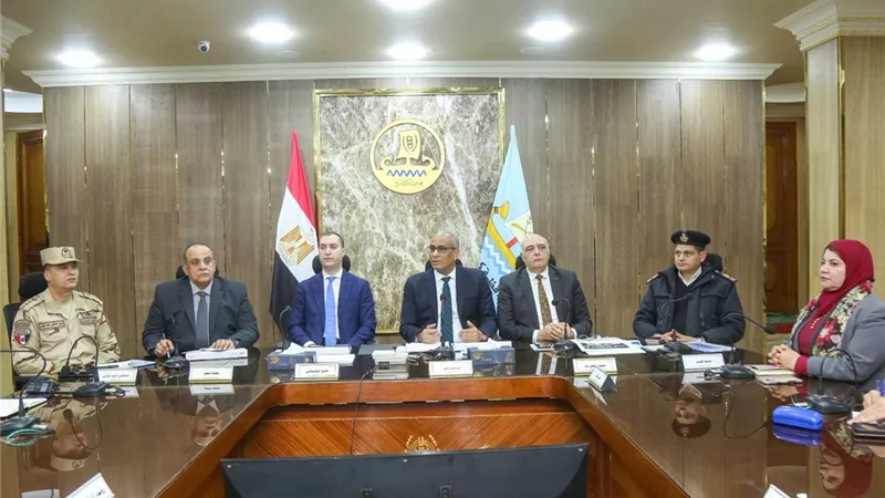 لمتابعة تنفيذ المشروعات.. محافظ كفرالشيخ يترأس المجلس التنفيذي للمحافظة