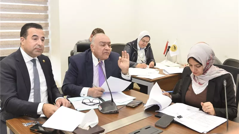 رئيس «نقل النواب» ينتقد الحكومة بسبب ضعف التمثيل أمام اللجنة