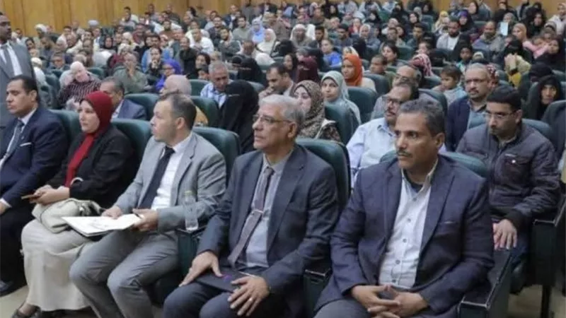 مدير العمل بقنا يشارك في اللقاء المفتوح للمحافظة لبحث شكاوى المواطنين