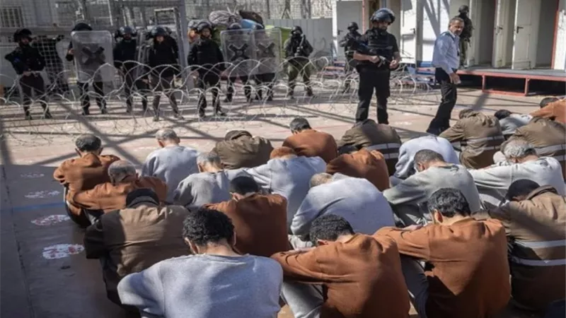 سياسي فلسطيني يدعو لتحرك ثلاثي لإلغاء قانون إعدام الأسرى 