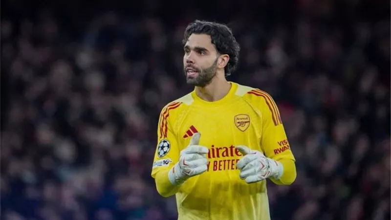 حارس أرسنال على أعتاب قيادة عرين إسبانيا أمام منتخب مصر 