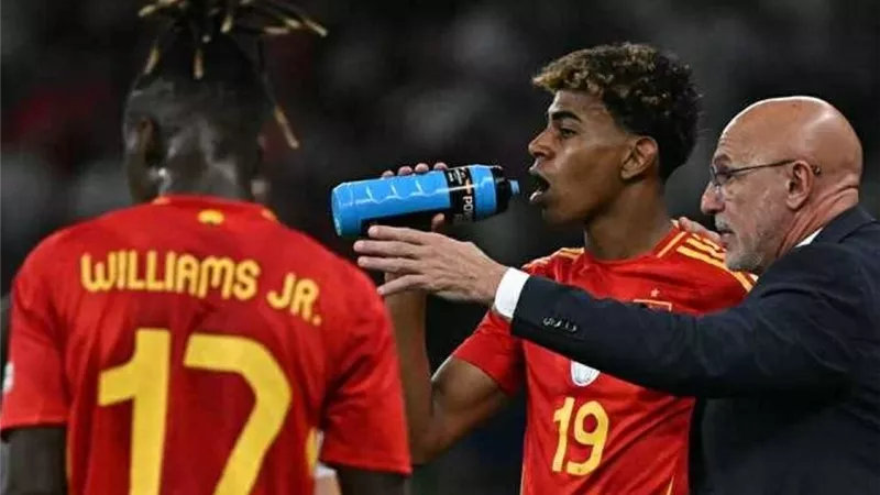  لامين يامال يقود تشكيل منتخب إسبانيا أمام مصر 