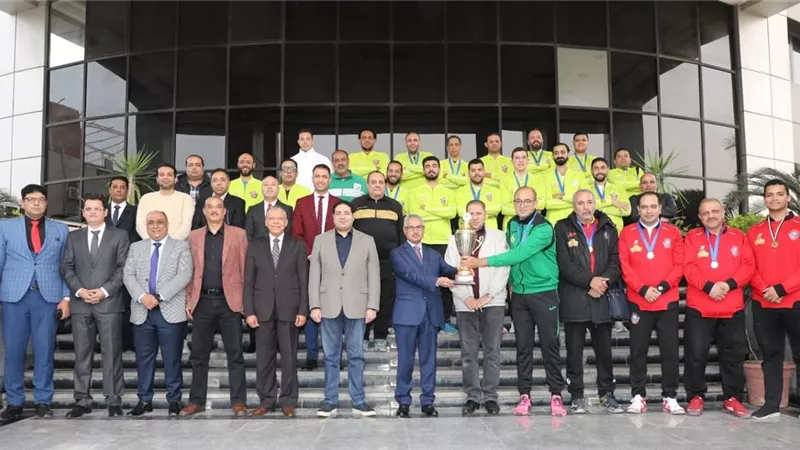 محافظ بني سويف يحتفي بأبطال اليد بعد صعود تاريخي للدوري الممتاز