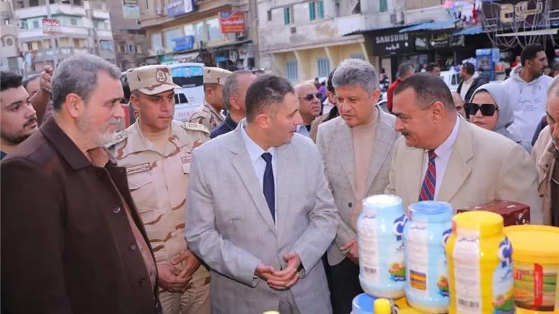 محافظ دمياط يتفقد 
