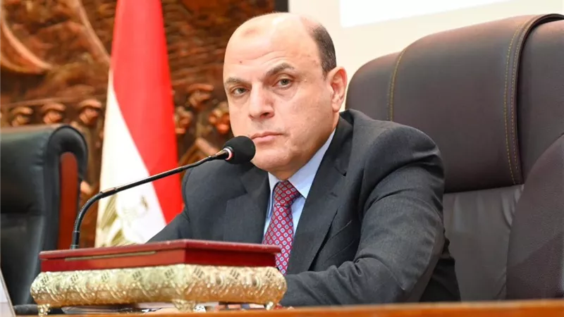 المحافظ يضع رضا المواطن على رأس الأولويات ويعلن خطة شاملة لإعادة الانضباط