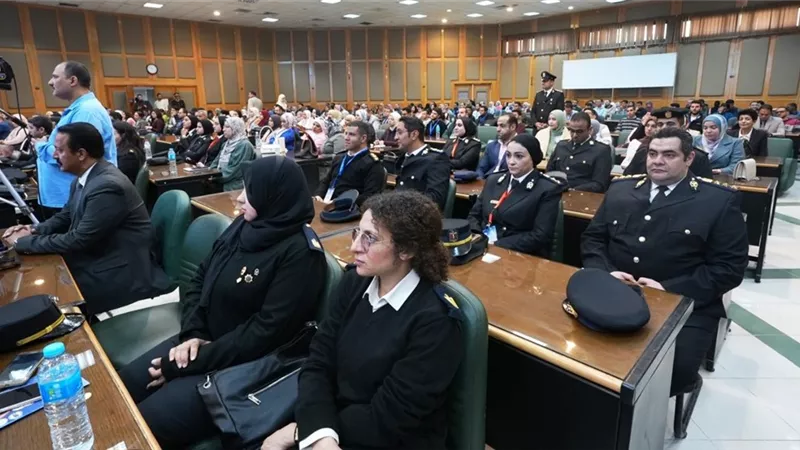 محافظ أسيوط يشهد افتتاح المؤتمر العلمي الثامن للجهاز الهضمي بمستشفى الشرطة