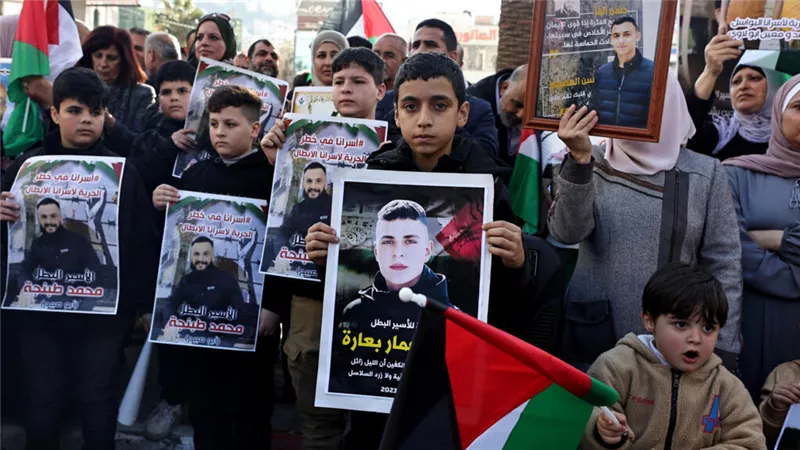 أحزاب تطالب المجتمع الدولي بتحرك عاجل لحماية الأسرى الفلسطينيين
