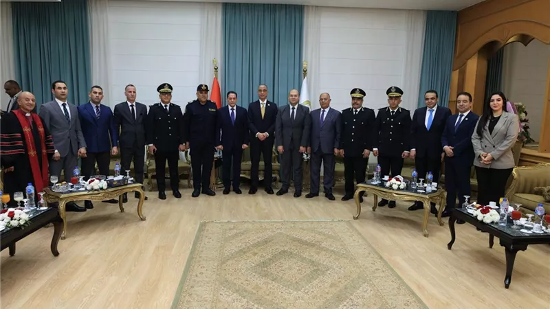 محافظ الجيزة يستقبل أعضاء مجلس النواب ومدير الأمن  بمناسبة العيد القومي