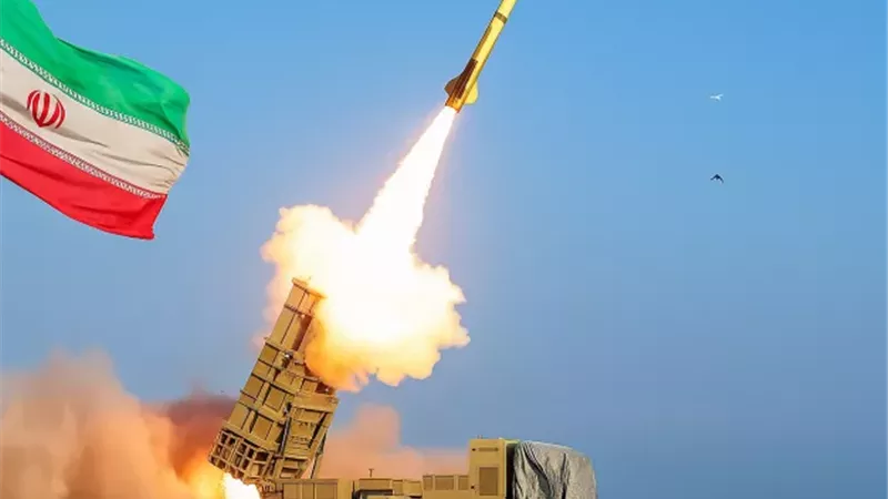 إسرائيل: 14 مصاباً في تل أبيب جراء سقوط صواريخ إيرانية