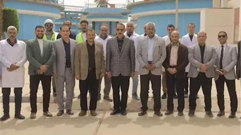محافظ سوهاج يتفقد محطة مياه البلينا السطحية ويشيد بجودة التشغيل
