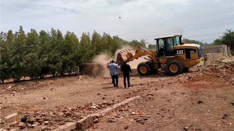 الأقصر: إزالة 20 حالة تعدٍ بالبناء المخالف بمدينة الطود 