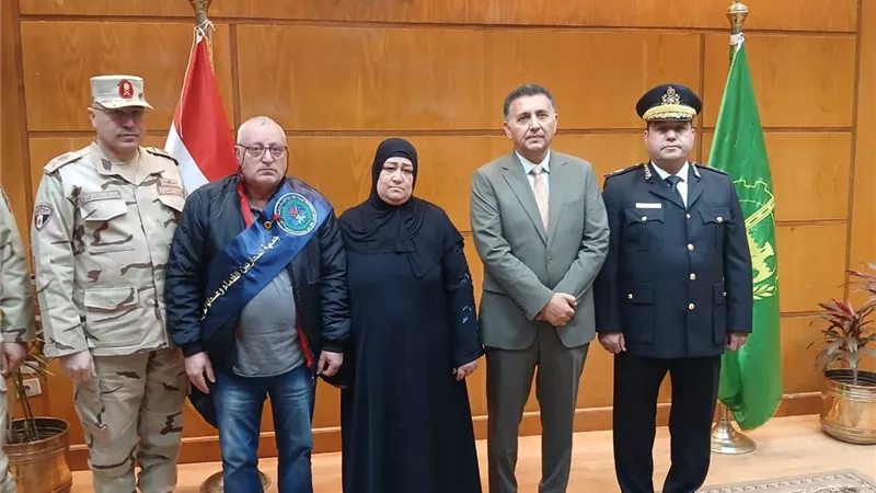محافظ القليوبية يكرم أسر الشهداء ومصابي العمليات في احتفالية 