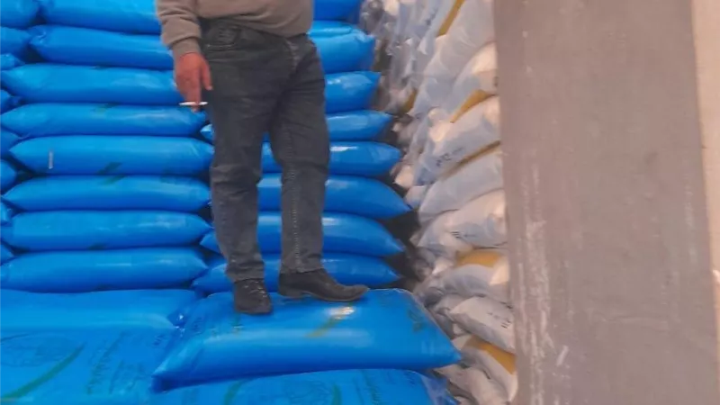 ضبط سلع مجهولة المصدر في حملات مكثفة على الأسواق بكفرالشيخ