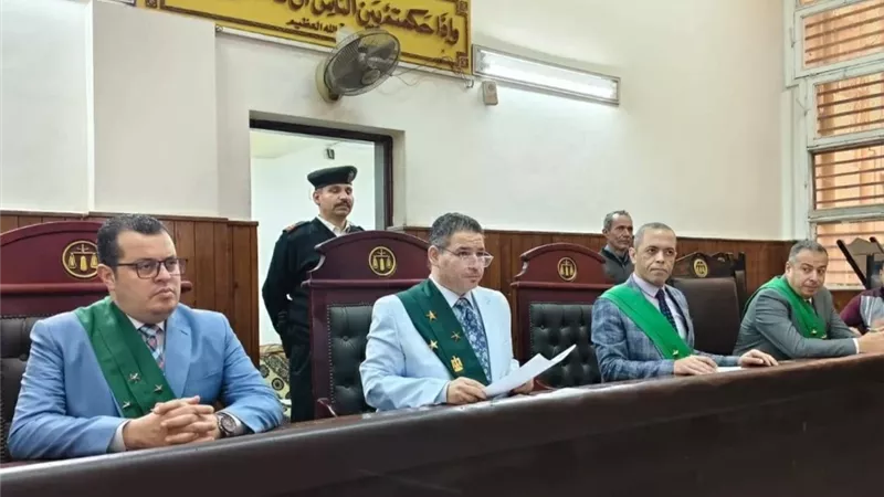 المشدد 5 سنوات لـ3 متهمين بـ