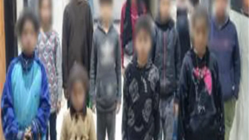 القبض على تشكيل عصابي يستغل الأحداث في استجداء المارة بالجيزة