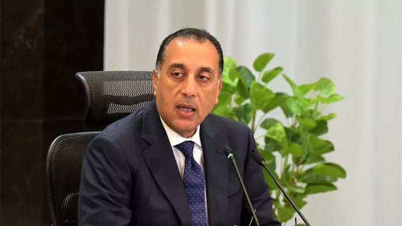 رئيس الوزراء يتفقد مصانع المنطقة الاستثمارية ببنها رفقة وزير الاستثمار