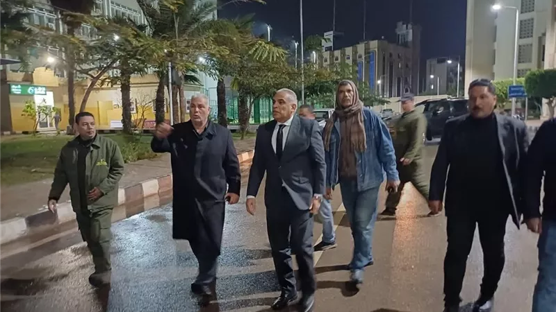 جولة ليلية مفاجئة لرئيس جامعة طنطا  لضبط استهلاك الطاقة
