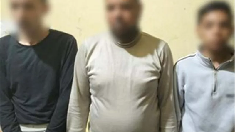 سقوط 3 أشخاص اعتدوا بالضرب على جارهم في البحيرة