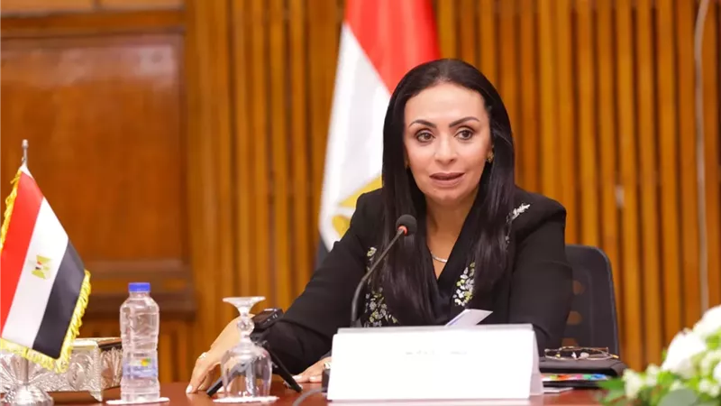 وزيرة التضامن الاجتماعي توجه بصرف مساعدات لأسر ضحايا حادث المنوفية  