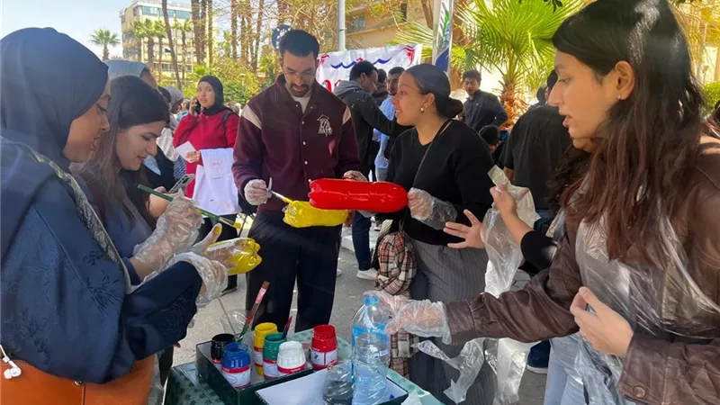 طلاب قصر العيني يقودون مبادرة الاستدامة داخل الحرم الجامعي