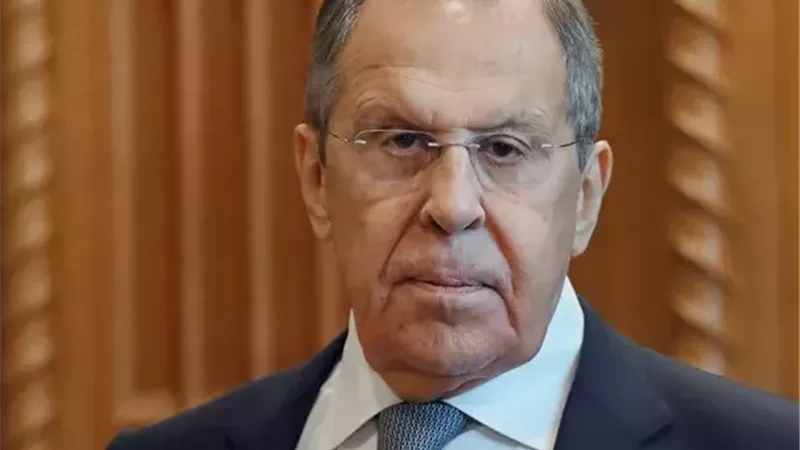 لافروف: أمريكا بحاجة لوقف إطلاق النار في إيران وليس الحديث عن مضيق هرمز