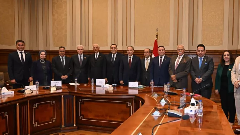 «خارجية الشيوخ» تناقش تطورات الحرب فى الخليج والجهود المصرية لوقف التصعيد