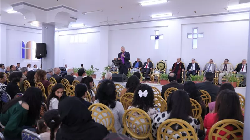 رئيس الطائفة الإنجيلية يدشن جولته بالصعيد بحفل تنصيب كنسي.. تفاصيل