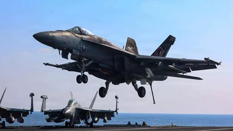 سكوت أولنجر: سقوط مقاتلة F-15 في إيران ليس إلا مجرد خلل تقني|فيديو