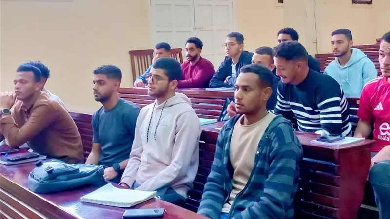 زراعة أسيوط تطلق دورة تأهيل مطبقي المبيدات  لتنمية مهارات المزارعين 