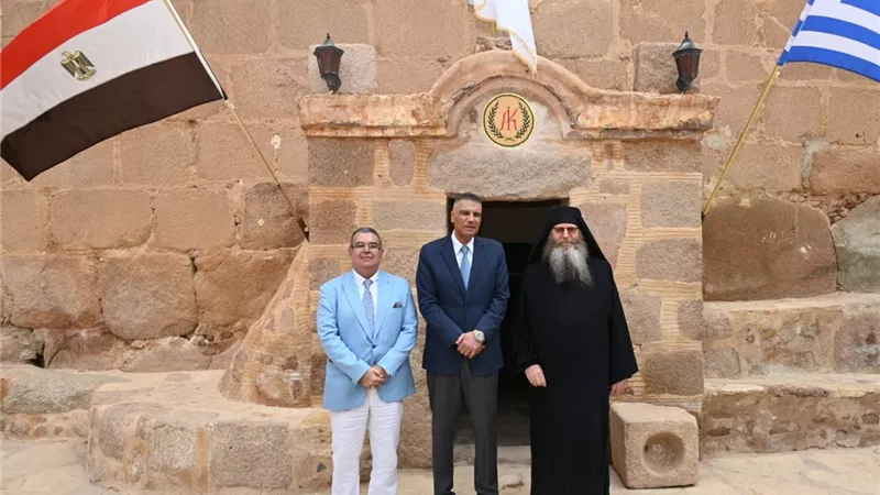 خلال زيارته للدير.. محافظ جنوب سيناء: سانت كاترين وجهة عالمية للسياحة| صور