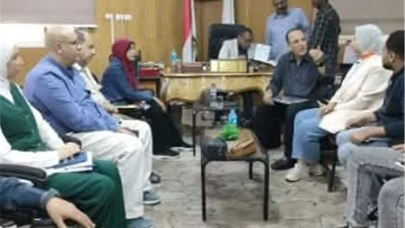 محافظ قنا يوجه بتسريع وتيرة العمل وإنهاء ملفات التصالح