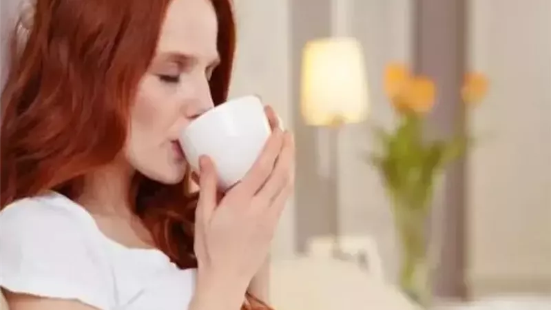 مشروبات ليلية سحرية.. هضم أفضل ونوم أعمق بدون أدوية