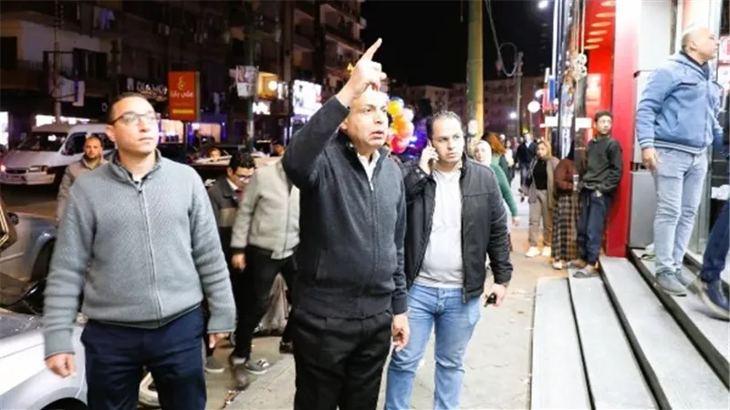 التزام نسبي وتحديات معيشية.. كيف تعامل مواطنو المنيا مع قرار غلق المحال 