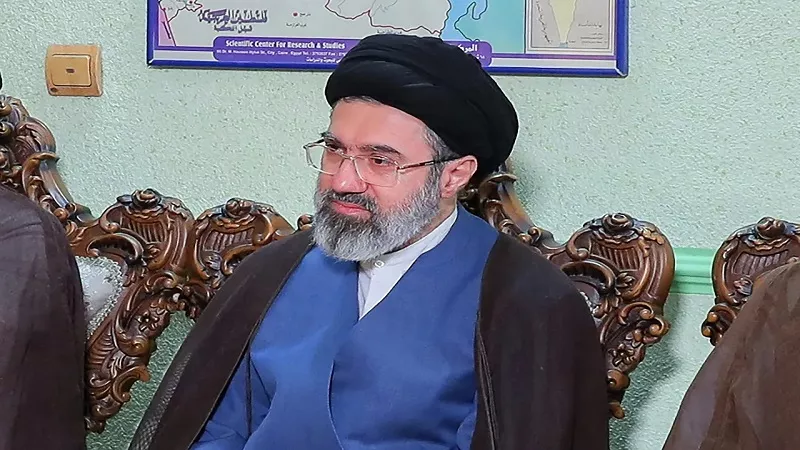 هاني سليمان: عدم ظهور مجتبى خامنئي بشكل علني ينعكس سلبًا على تماسك طهران